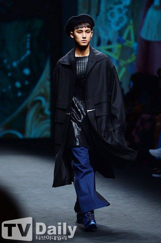 Kpop Idols Rock The Runway For Seoul Fashion Week 2017 WTK