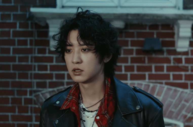 exo-chanyeol-upside-down